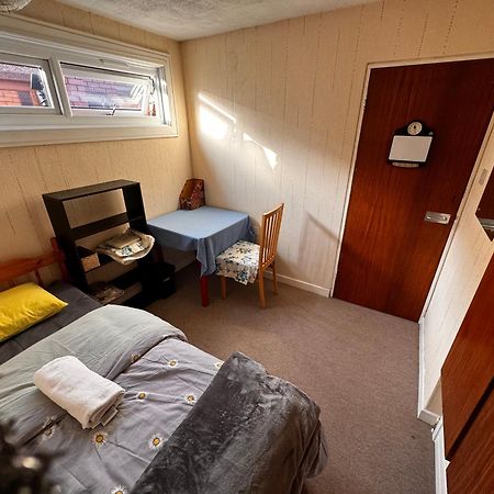 Double Room Best Location Near Shopping Center & Free Parking Ковентрі Екстер'єр фото